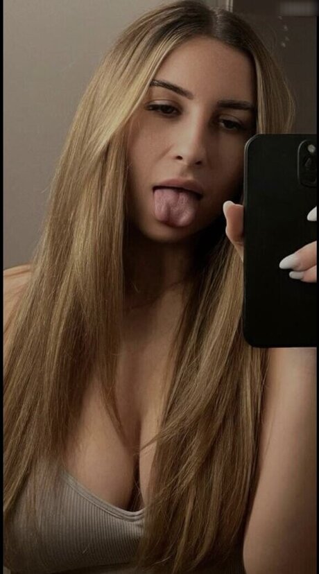 Kristinkbi model perfect image