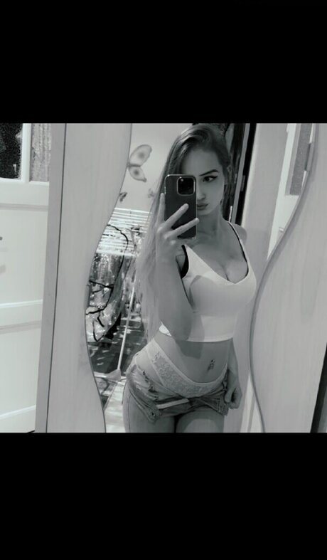 Nicki Anna porn model image