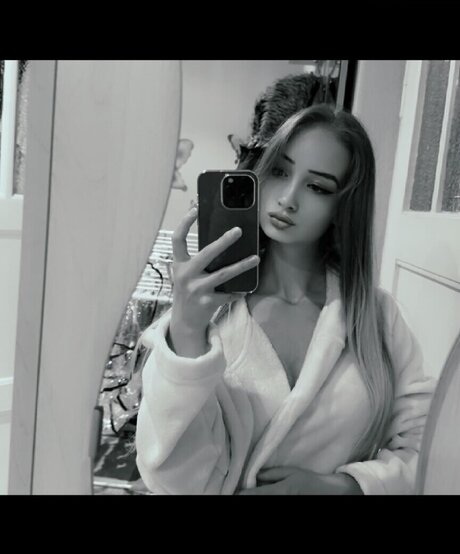 blonde cumshot onlyfans erotic pic