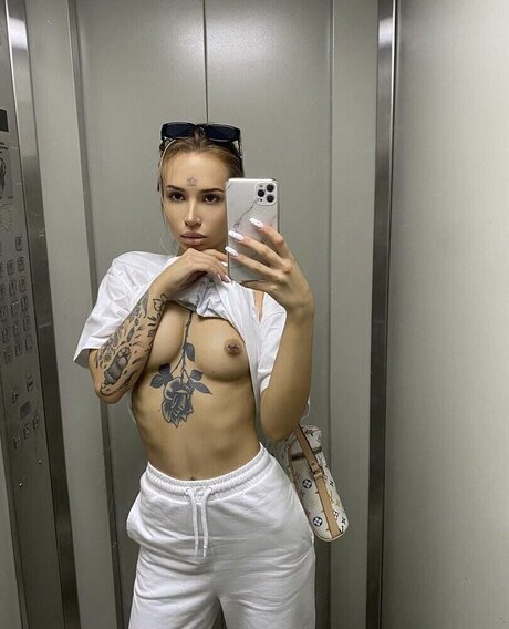 Wolfierisk hd pornstar image