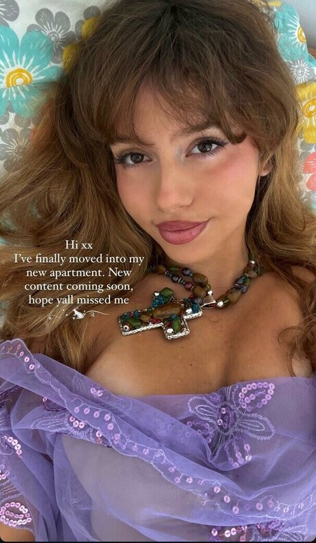 Anda Tohatan model sexy photo