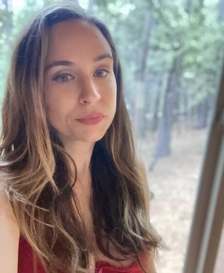 BellaSuede best model photo