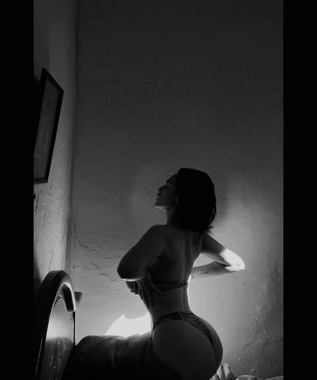 Castizavixens nude thumbnail