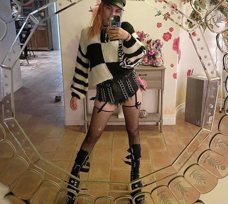 Dani Thorne porn model archive