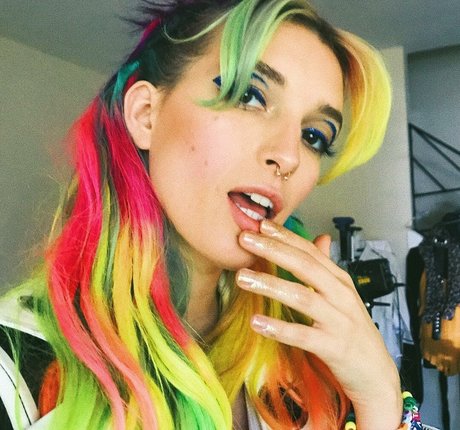 Dani Thorne perfect star picture