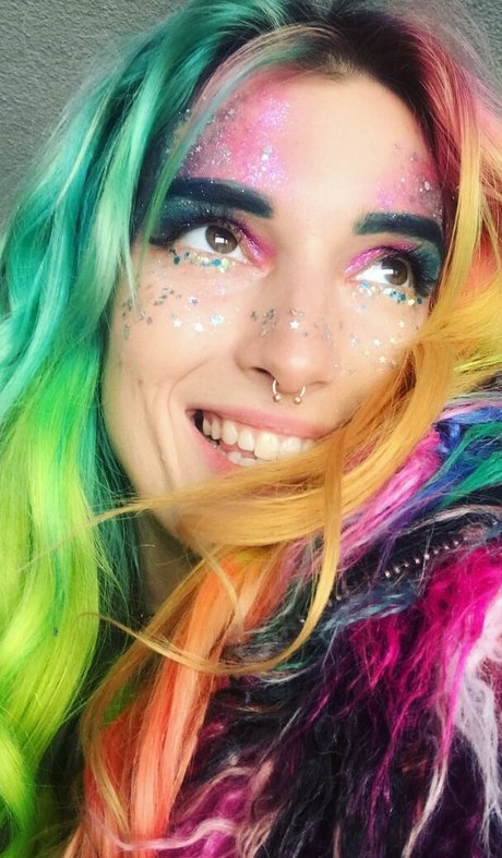 Dani Thorne nude thumbnail