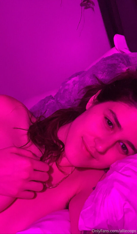 allieoops best model img