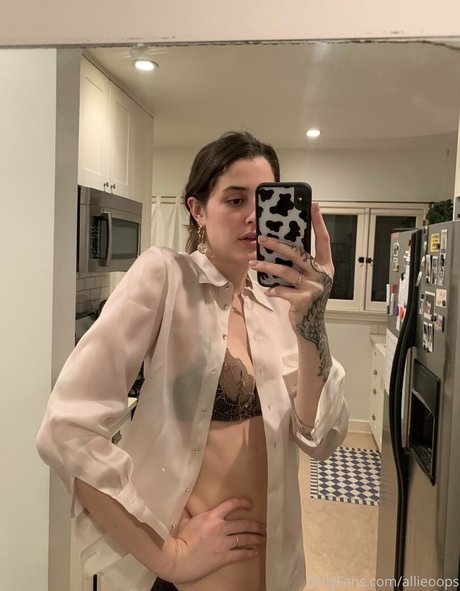 allieoops hot star pics