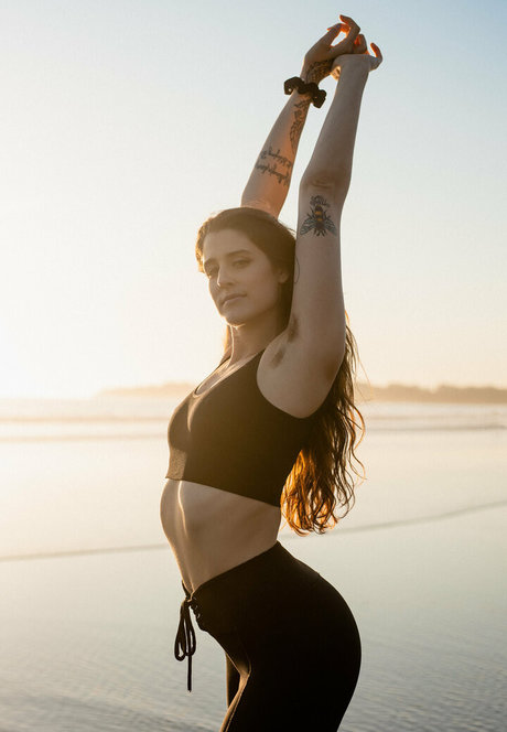 allieoops exclusive actress archive