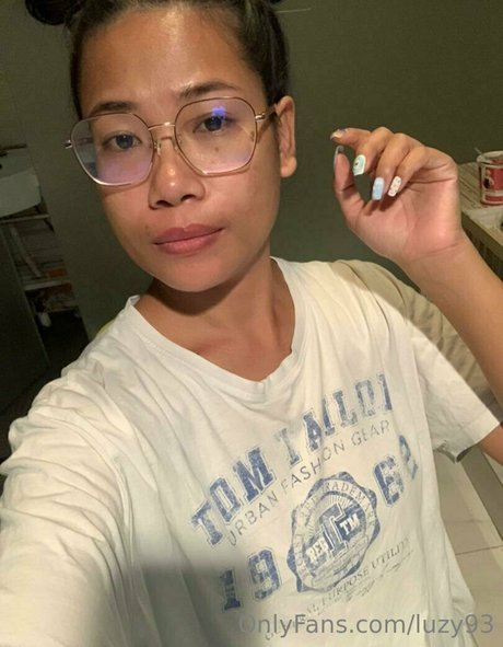 luzy93 model nude photo