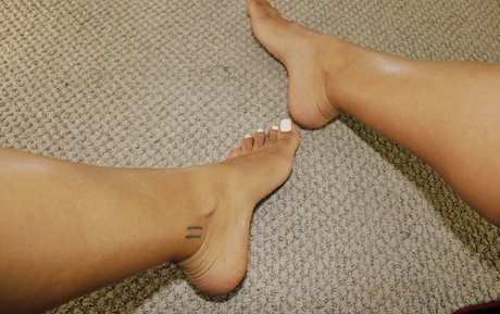 gloves onlyfans sex galleries