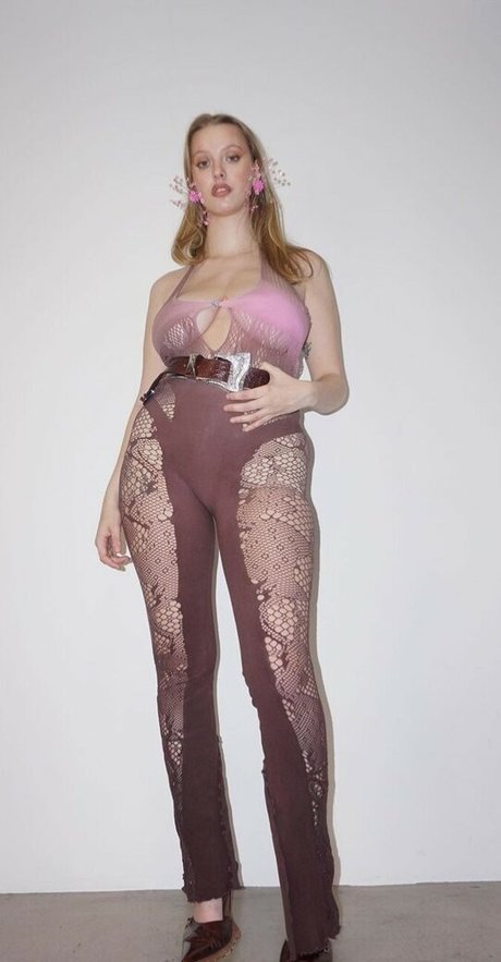 Eliza Goldsmith nude pornstar pic