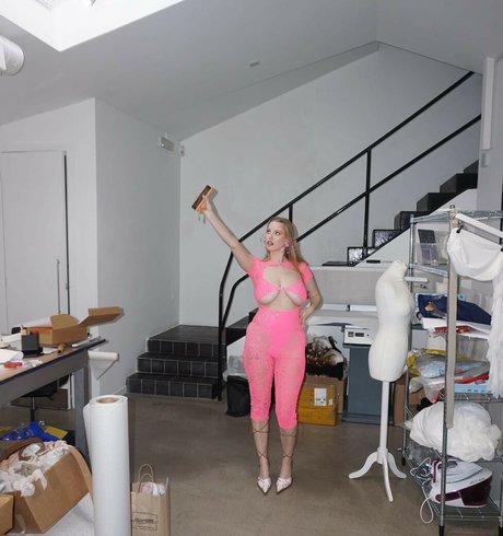 Eliza Goldsmith model porn pictures