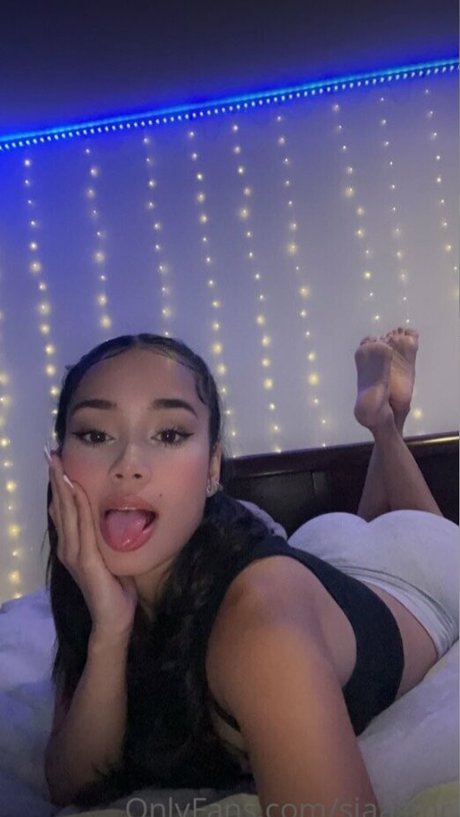 Sia ASMR hot actress gallery