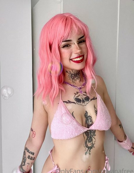 elfsandi model pretty pics