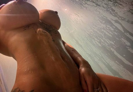 Hellenneverstop pornstar nudes pics