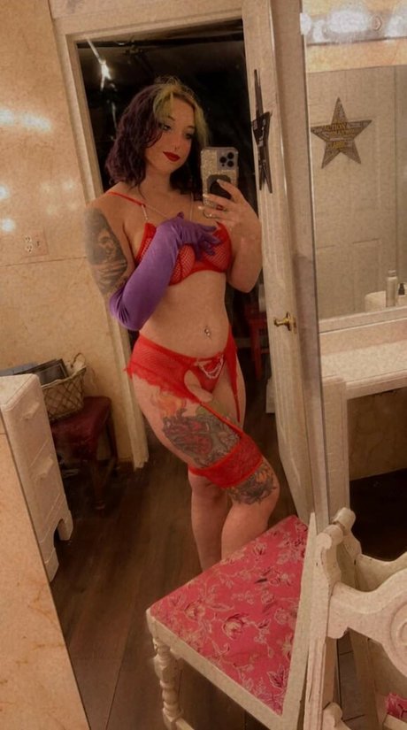 Foxy Devil nudes actress pics