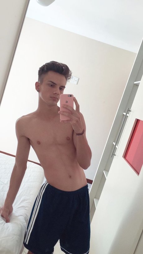 Leandro Gomes hot star gallery