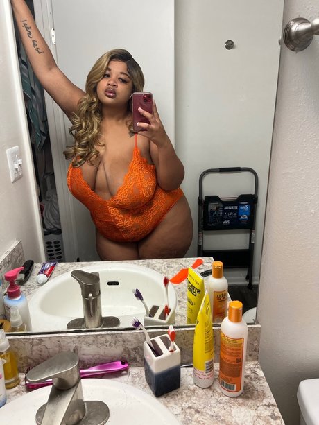 LilThickPisces model porn galleries