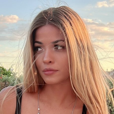 _Loving Zoe FREE pretty model pic