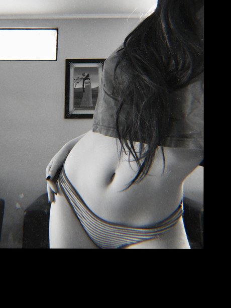 Magu sexy model photo