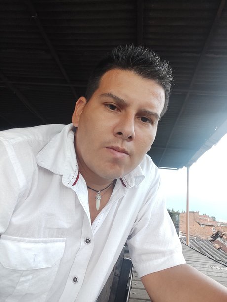 Luis Vasquez model photo