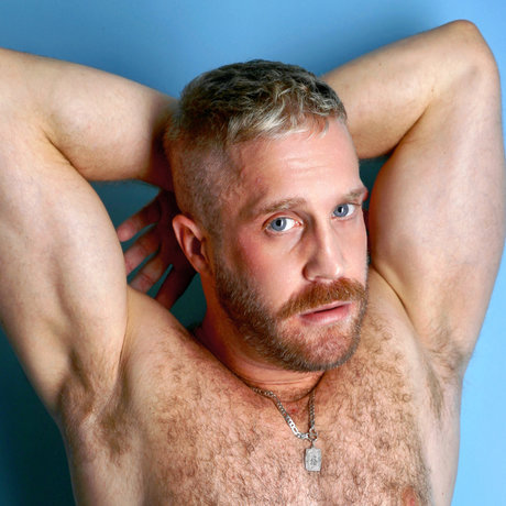 Mateo Tomas XL sexy actress galleries