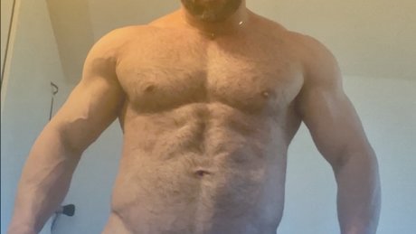Christian Stark Top 1 8_ exclusive star photos