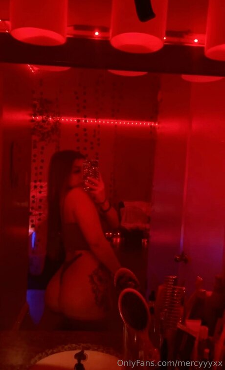 mercyyyxx nudes model pics