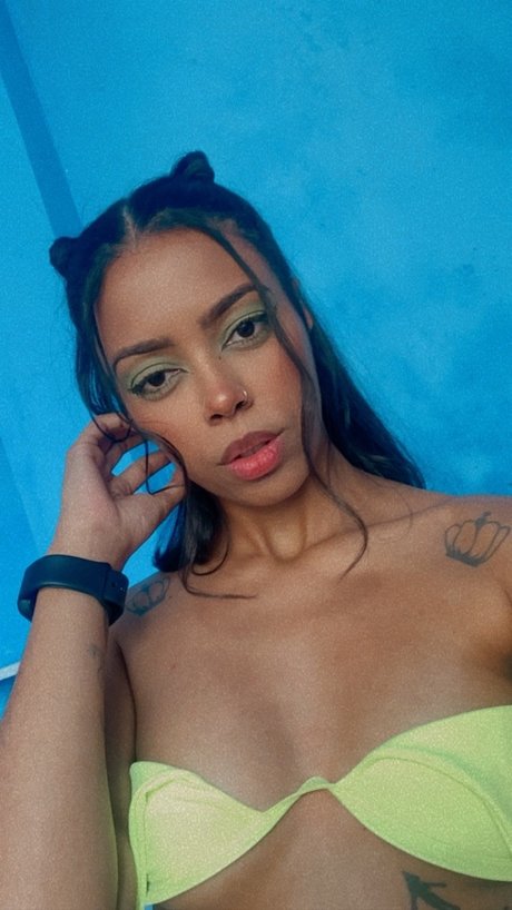 _NAOMI FREE model nude picture