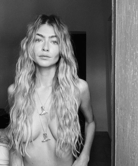 Eve Delf profile pic