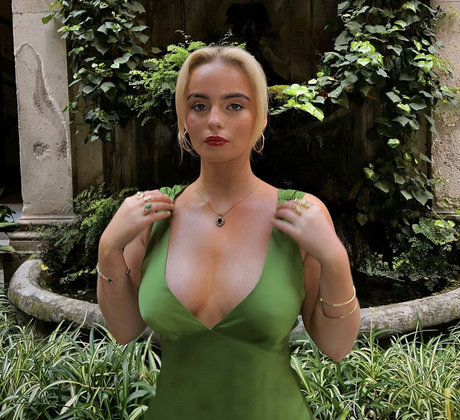 Amelia Eve Gibson pornstar high quality photo