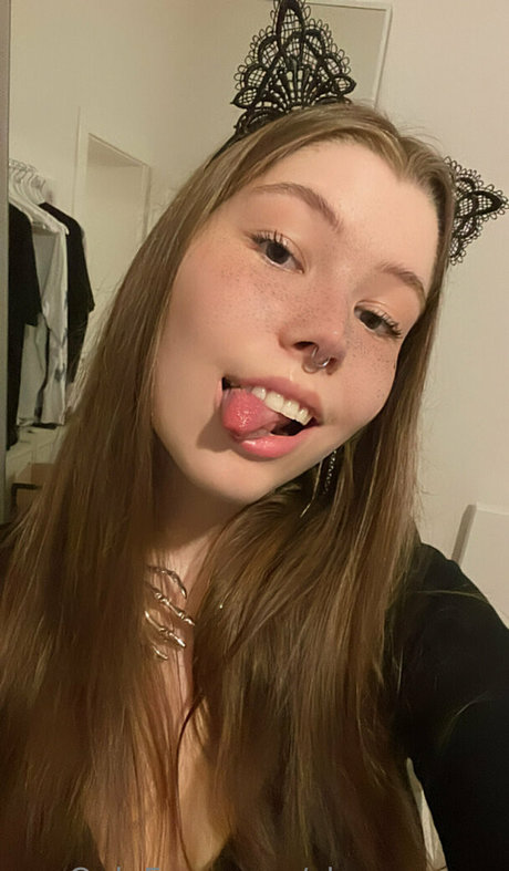 Emily Asmr exclusive actress images