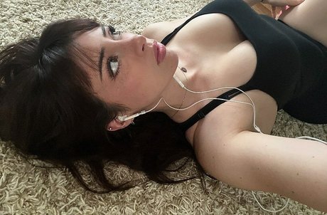 Littlelivbug model erotic images