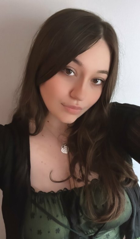 Bananabrea star sexy photos