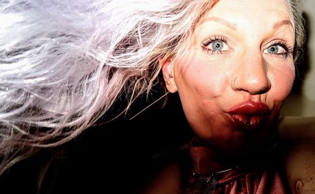 _Blu Eyed Gemini_ nice actress pic