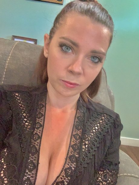 Nikki Bang xxx star image