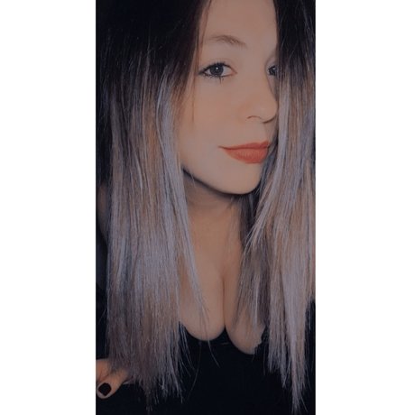 Oli model pretty galleries