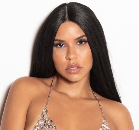 Morenna free pornstar pictures