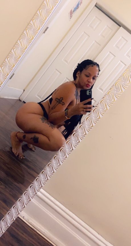 Pretty Mami model top img