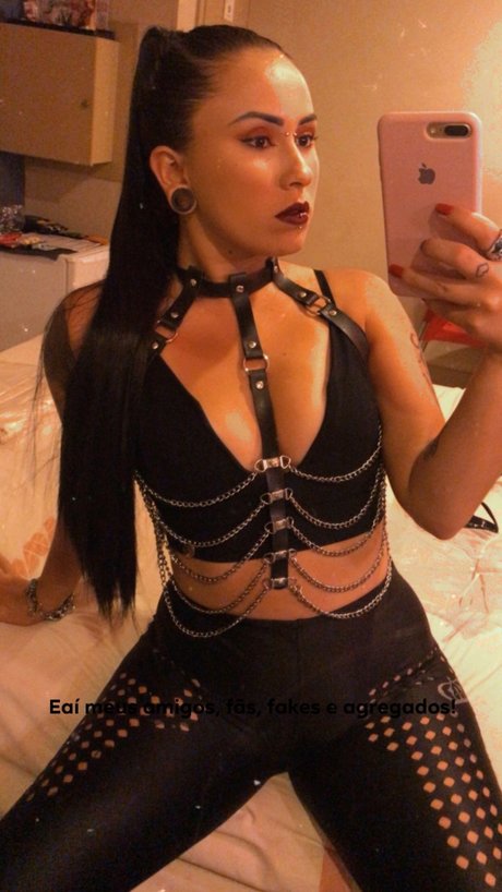 RaveGirl SG star erotic photos