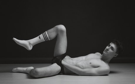 Matixtom_ model top pic