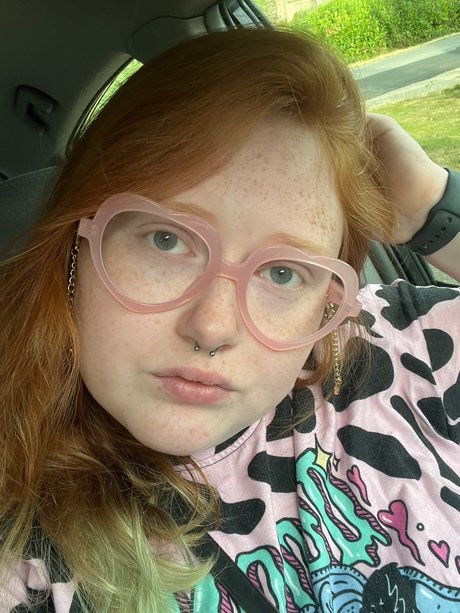 Gamer Girl TF_ pornstar adult picture