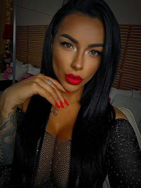 Mazeekin30x model adult galleries