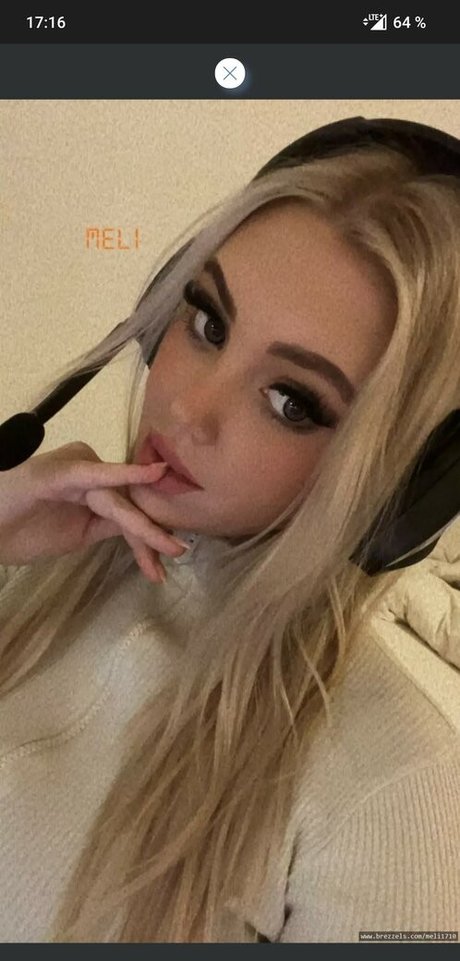 mom daughter onlyfans pornographic pic