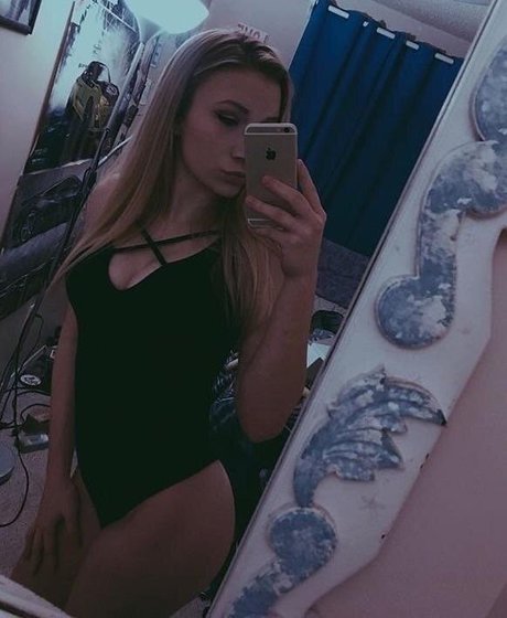 Taylor Flewin star porn photos