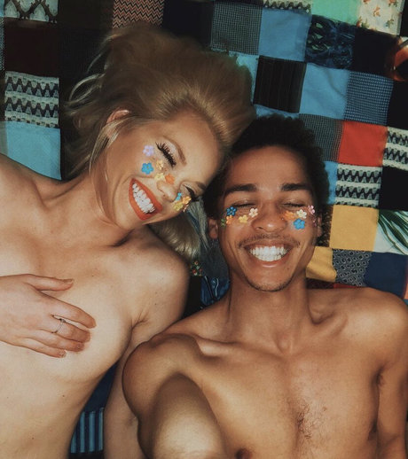 forgetsarah sex model image