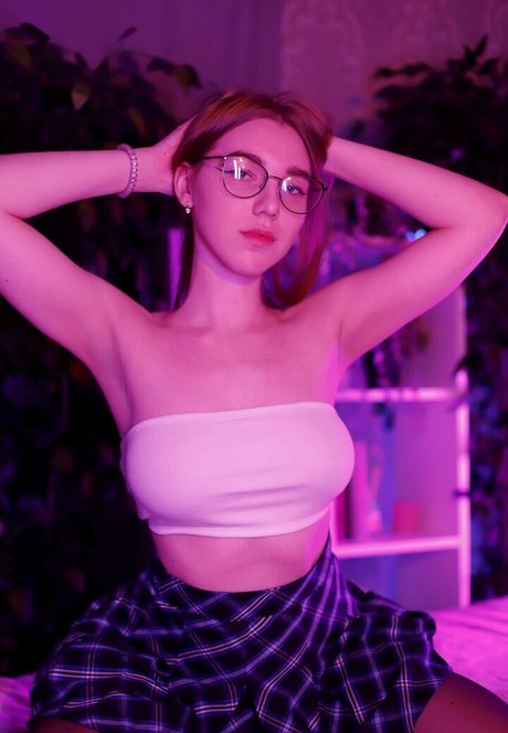Nerdy Freyua pornstar nudes photos