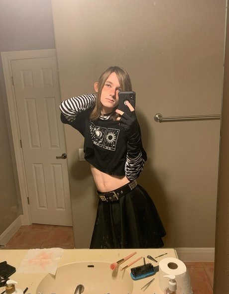 femboycherryblossom exclusive star image