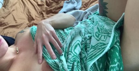 Oliviauncovered pornographic actress img